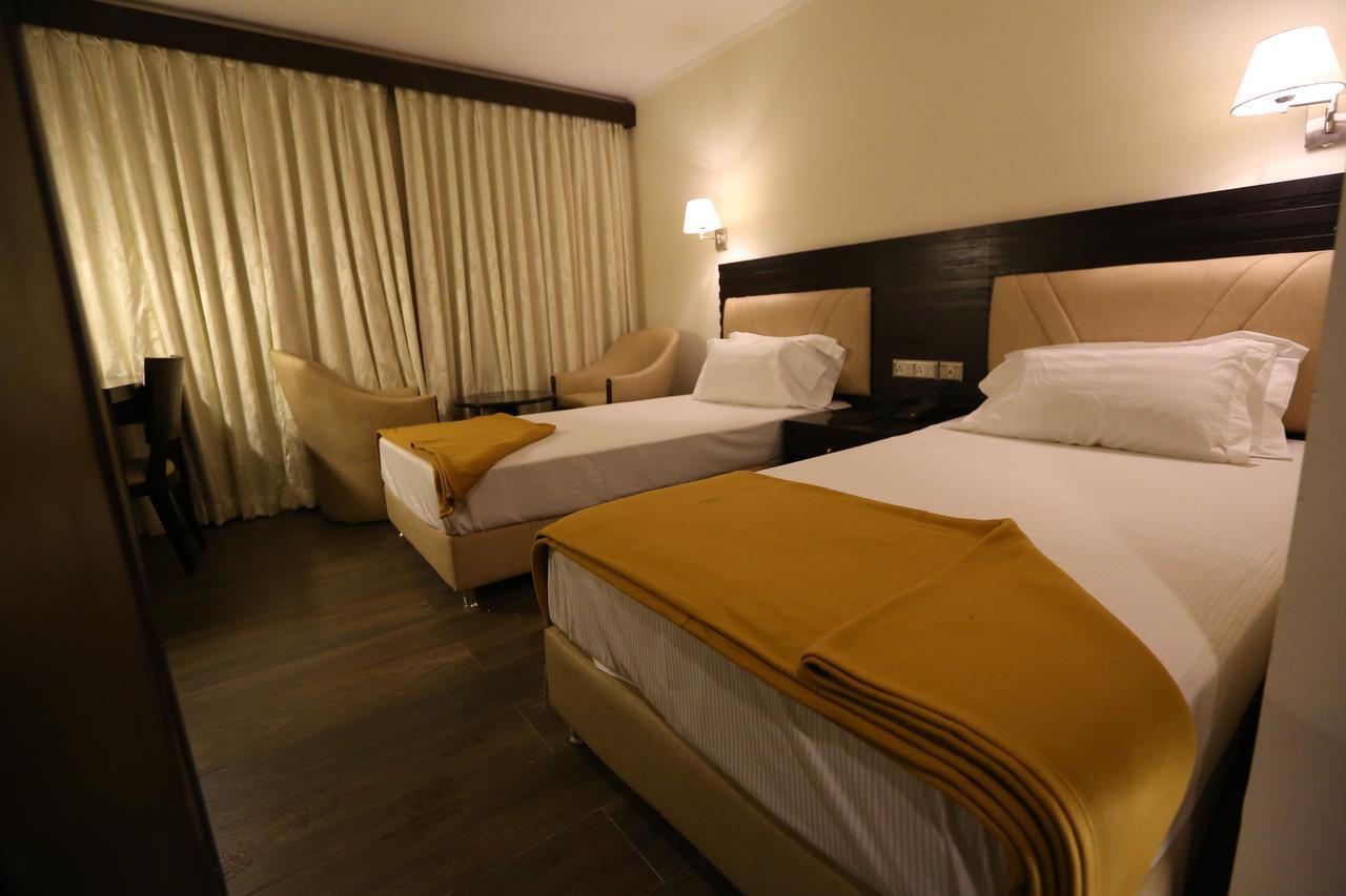 Hotel La Castle Chennai Extérieur photo