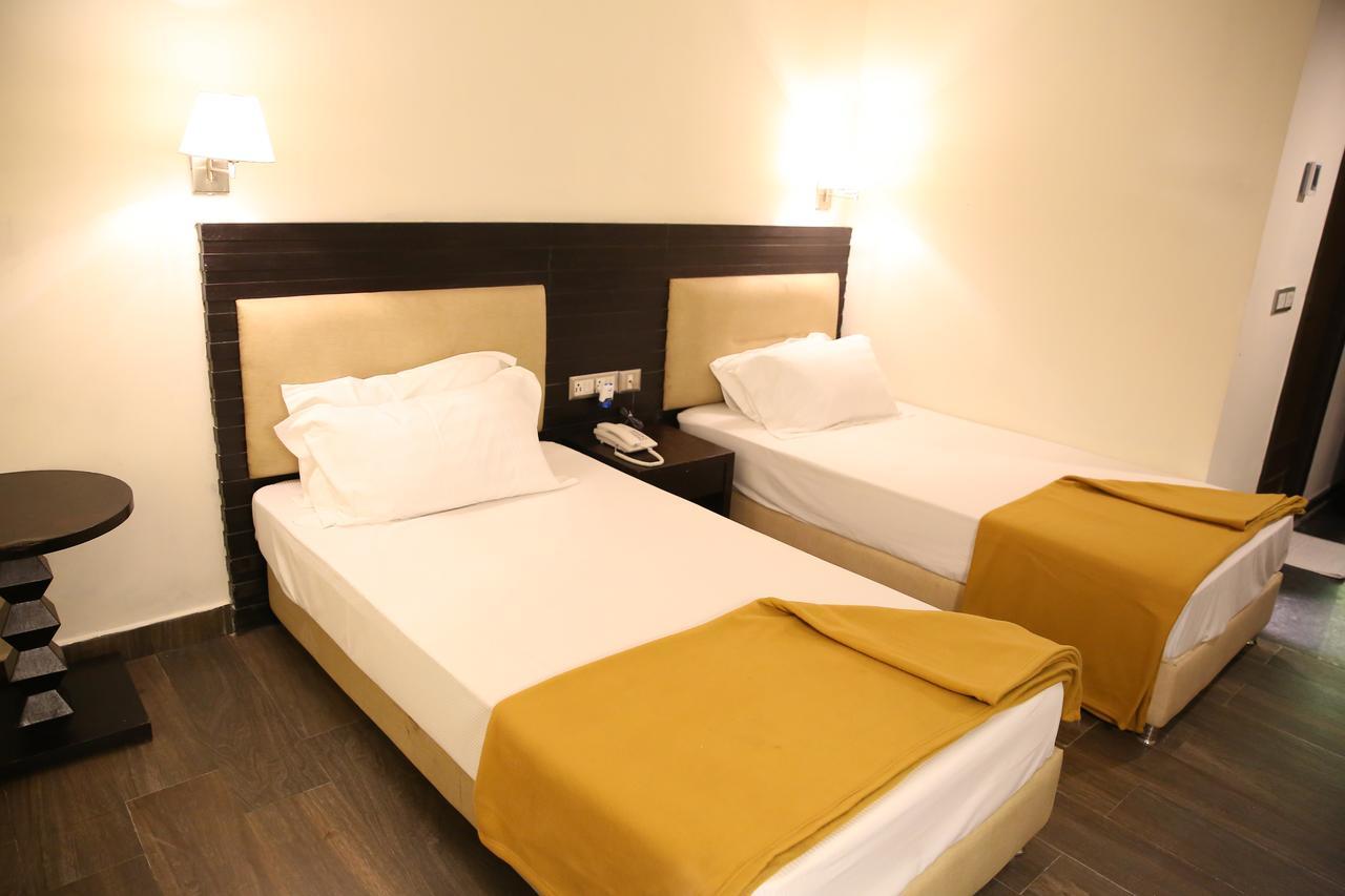 Hotel La Castle Chennai Extérieur photo