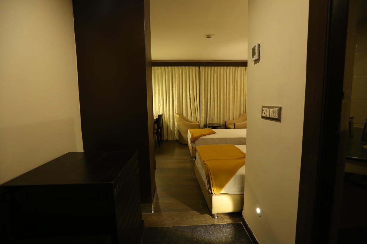 Hotel La Castle Chennai Extérieur photo